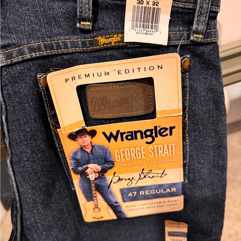Men’s Wrangler jeans NEW WITH TAGS dark wash, size 30x32